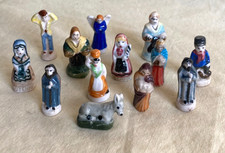 Art, antiquités, brocante, objets, Lot de fèves personnages divers en porcelaine