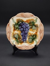 Assiette barbotine ancienne Moulin des Loups Hamage - décor raisin en relief