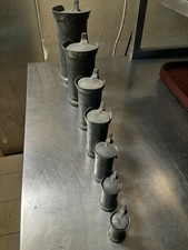 7 MESURES ANCIENNES EN ETAIN.  XXème. PICHETS ou CHOPES.