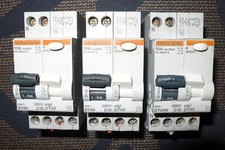 DISJONCTEUR DIFFERENTIEL 10A 300mA MERLIN GERIN SCHNEIDER ELECTRIC 10AMPERE DT40