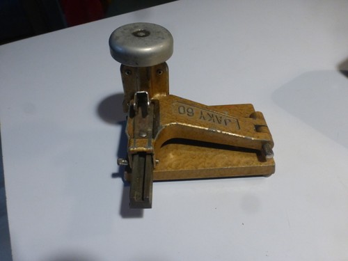 Ancienne agrafeuse bureau - ancienne,