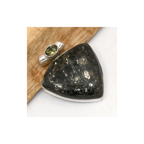 Pendentif nuumite bleutée - pendentif,