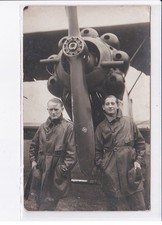 AVIATION: personnages devant hélice d'avion - état