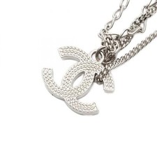 Collier pendentif marque
