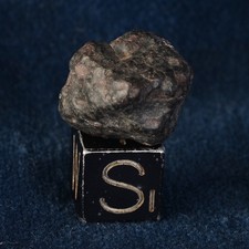Météorite NWA 16387 de 4,62 g - Chondrite Carbonée de type CK3