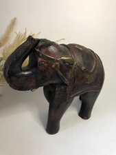 Sculpture artisanale d'un éléphant en bois sculpté et en laiton - Indien