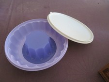 MOULE COURONNE A CHARLOTTE TUPPERWARE 23 CM VIOLET TBE