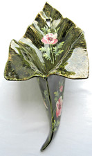 Bouquetière, vase mural céramique, cornet peint de pavots, LONGCHAMP