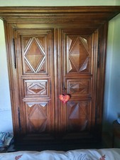Armoire époque Louis XIII pointes de diamant noyer
