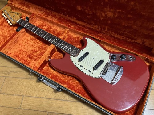 Electric guitar fender mustang - electric,