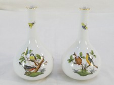 HEREND HUNGARY ROTHSCHILD Paire de vases soliflore en porcelaine aux oiseaux