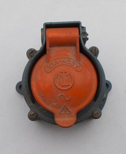 Prise murale métallique