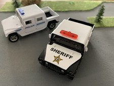 Lot 1/64 De 2 Voitures SIKU 4*4 Hummer Police Et Sheriff. Comme Neufs