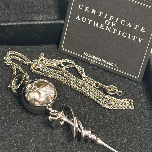 Collier square enix - collier, final