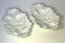 PAIRE DE RAVIERS ANCIENS EN PORCELAINE DE PARIS XIXème