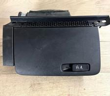 Boîte a gants AUDI A1 3