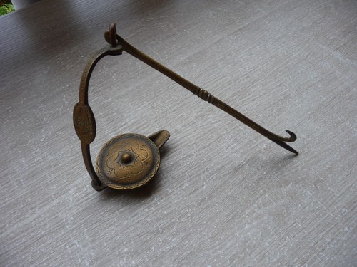 Lampe huile bronze - en,