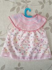 Robe d'origine des poupées TINNIE - avec petit cintre du trousseau.