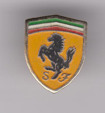 Pin's Logo FERRARI - hauteur 15 mm