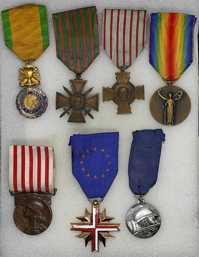 Ensemble lot medailles poilu - medailles,
