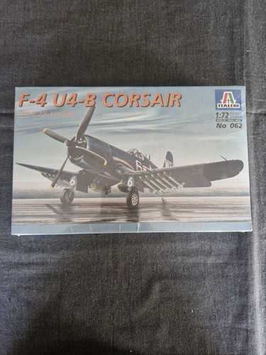 Corsair f4u italeri - f4u-4b,