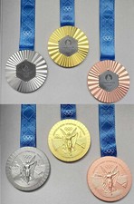 Lot réplique médaille d'or