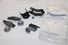 VISSERIE + DIVERS pour PROTEGES-MAIN de TRIUMPH TIGER 800 1200 * NEUF