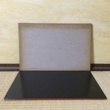 Planche fine en bois laqué