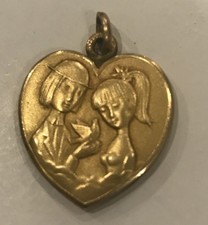 Cœur -  pendentif  Doré  " Les Amoureux de Peynet "  Gravé par Contaux Medaille