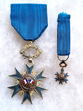 Une médaille Ordre National