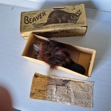 Jouet tôle et fourrure