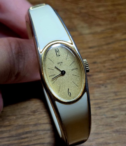 Montre mécanique pax vintage - montre,