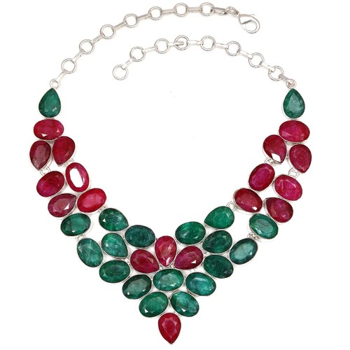 Ensemble collier bijoux saphir