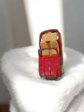 Voiture miniature ancienne