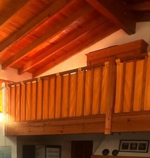 Rideaux à passants pour balustrade mezzanine, coloris ocre