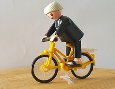 PLAYMOBIL VELO ANCIEN + PORTE BAGAGE CUSTOM  + PERSONNAGE CURE - ABBE  - MOINE