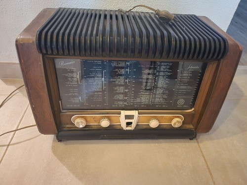 Ancienne petite radio poste - ancienne,
