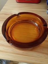 Cendrier de bar vintage en verre ambre diamètre 15 cm hauteur 4 cm 70s parfait. 