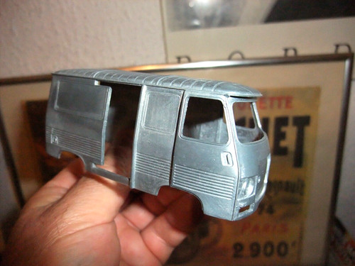 Coque nue peugeot j 7 - ,