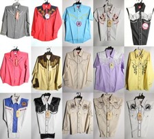 Nombreuse chemises de la