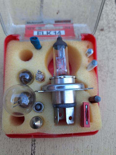 Boite ampoules voiture - boite,