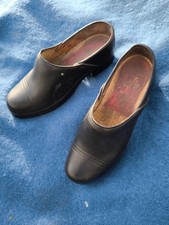 Paire sabots bois et cuir