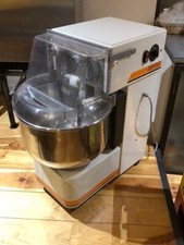 Vends pétrin boulangerie à