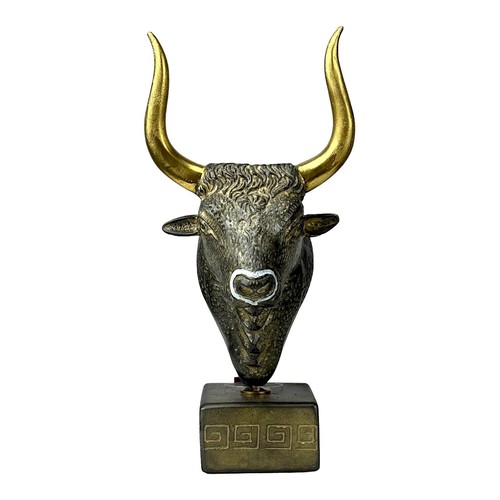 Tête taureau minotaure - tête,