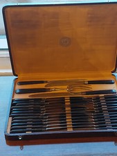 SERVICE A COUTEAUX ET A DECOUPER MANUFACTURE SAINT ETIENNE 28 PIECES