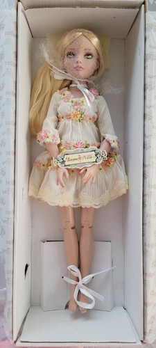 Ellowyne wilde doll pale - ellowyne,