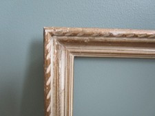 Cadre en bois  Ancien mouluré effet  doré