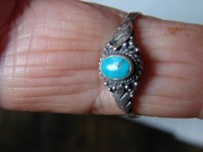 BAGUE ARGENT ET PIERRE BLEUE.