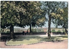 FR02 MARLE Chateau Place petanque boules 