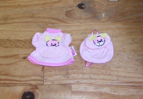 Une robe sac à dos - une, &